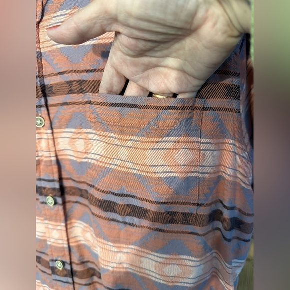 ROWM Short Sleeve Aztec Patterned Button Down Shirt Men’s Size Large Like New - Picture 5 of 6